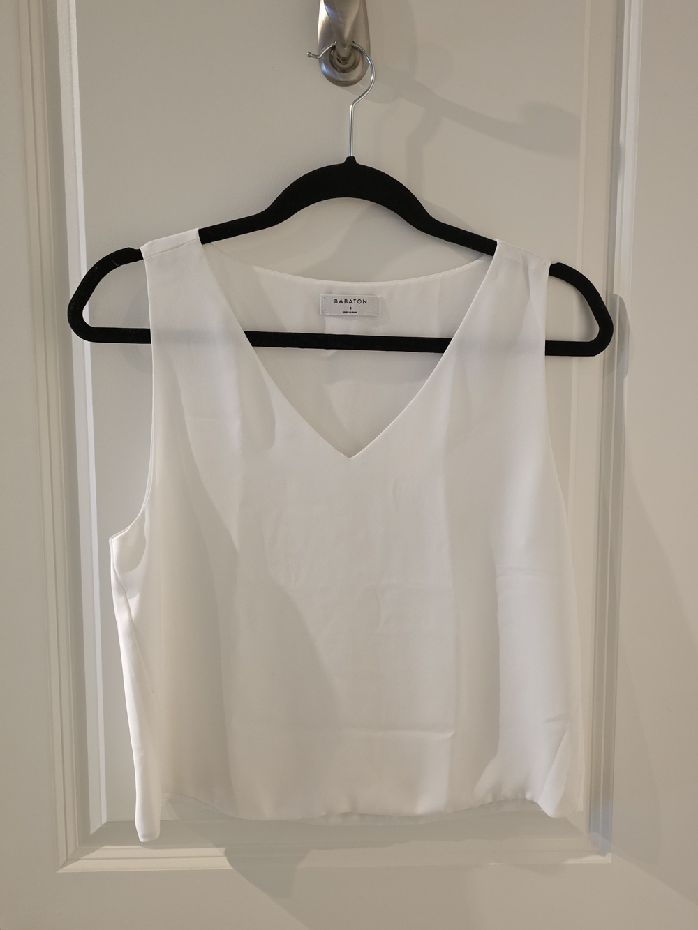 Aritzia Babaton White V-Neck Satin Camisole